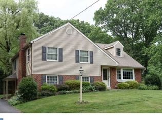 4 Woodcrest Ln, Malvern, PA 19355