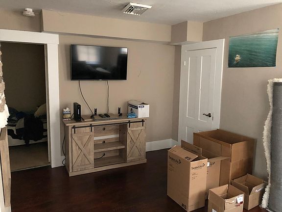 2nd image of 20 Kinsley St