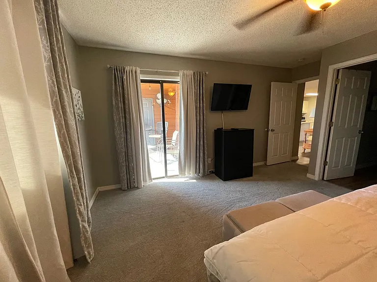 193 Avondale Dr #10 — Photo 11