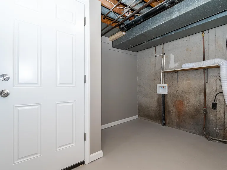 6364 NW 49th St — Photo 35