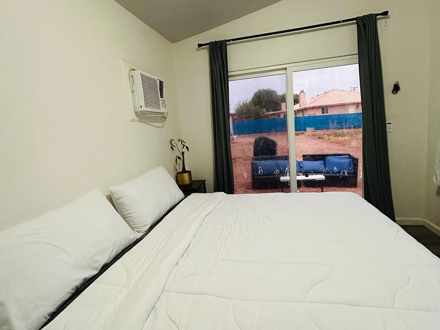 1 bed, 1.0 bath, 500 sqft, $1,464 — Photo 3