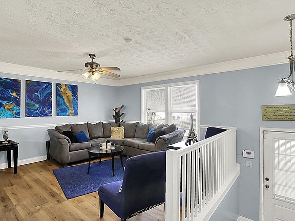 3rd image of 7919 E Penway St