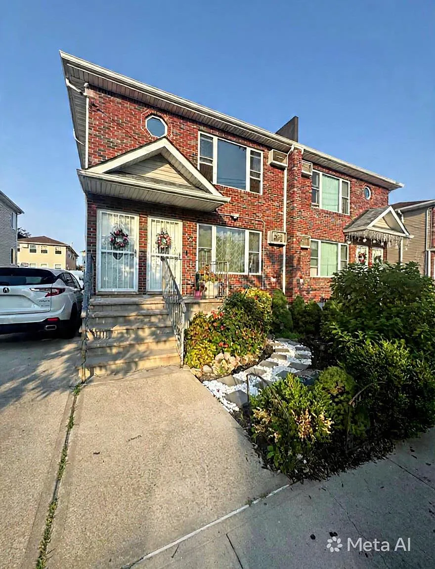 3 bed, 1.0 bath, 2174 sqft, $3,700 — Photo 1