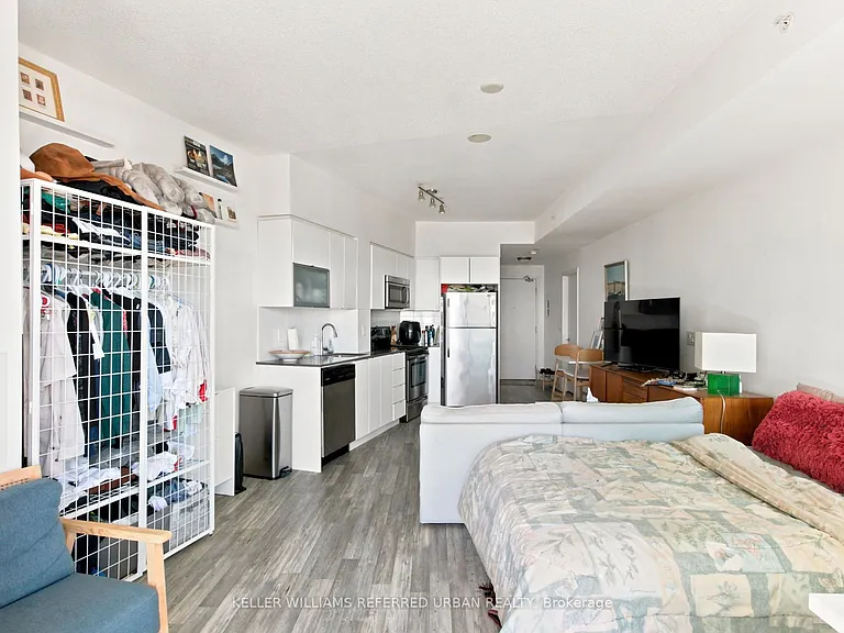 150 E Liberty St #2608 — Photo 15