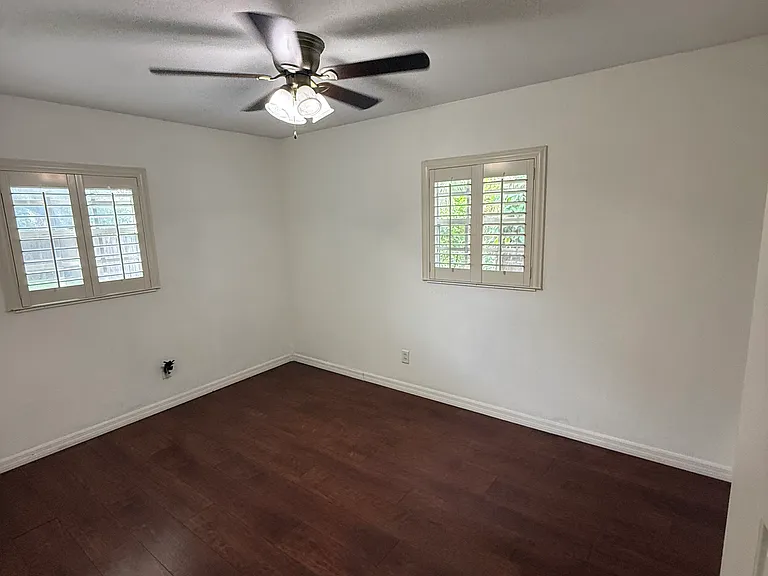 11307 N Boulevard St — Photo 24