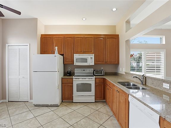 5th image of 12793 Devonshire Lakes Cir