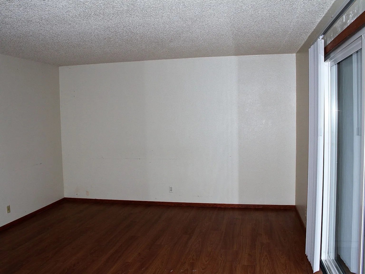 2bd/1ba Apartment - W/S/G & Landscaping Maintenance Included! — Photo 2