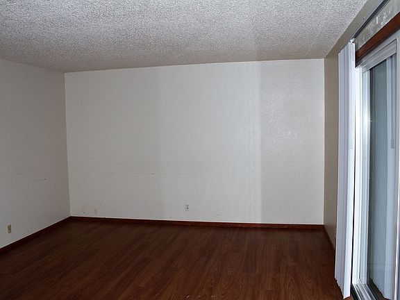 3rd image of 215 Myers St S #0