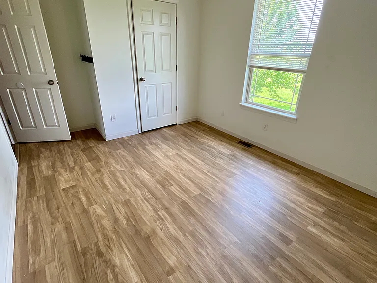 upstairs bedroom 2