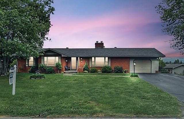 1st image of 915 Bell Dr