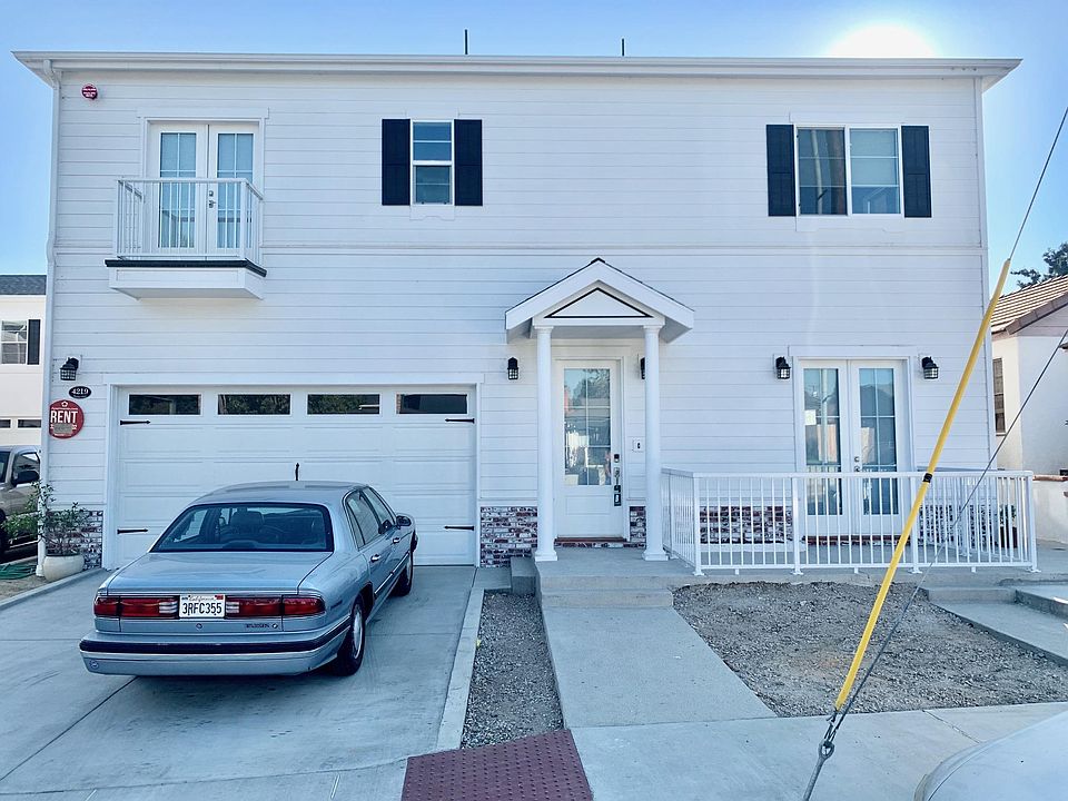 4219 Ince blvd .... front door