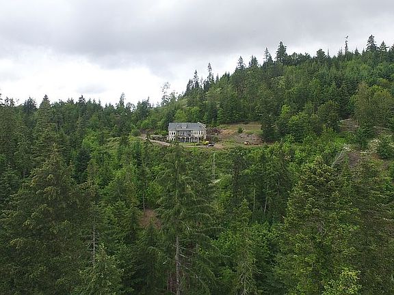 Property runs to ridgeline