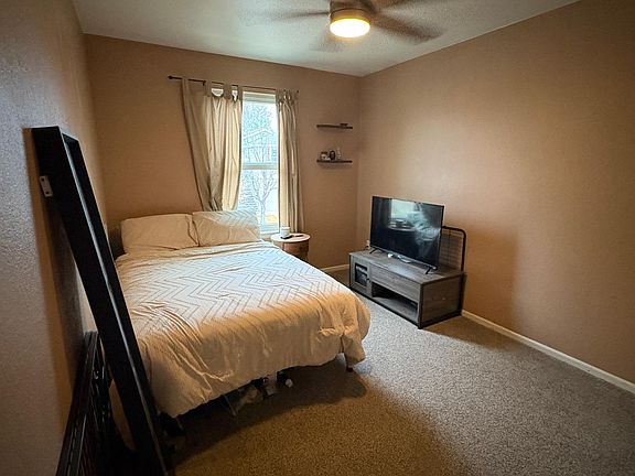 4th image of 4025 W Kenyon Ave