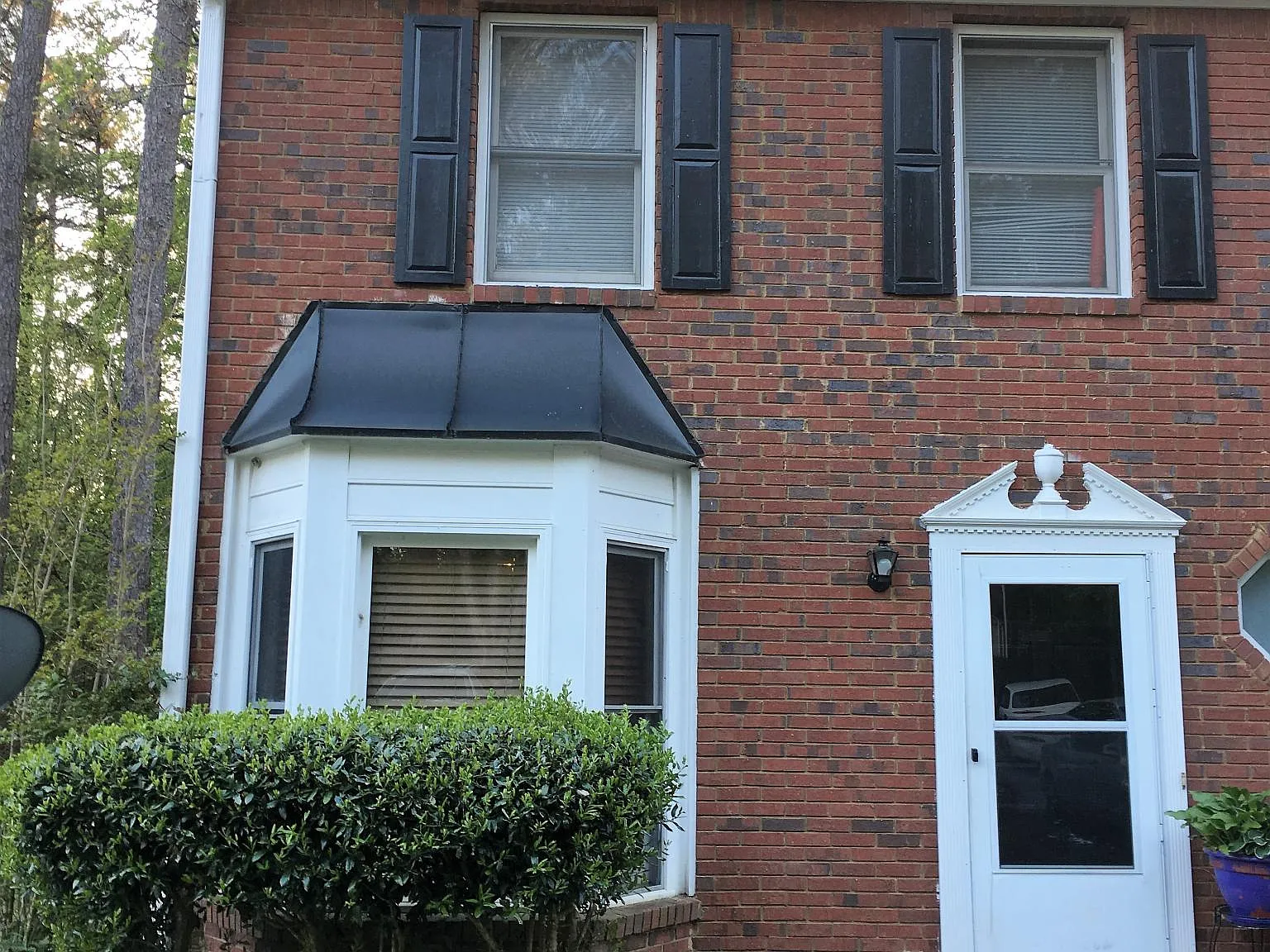 1124 Booth Ct SW — Photo 1