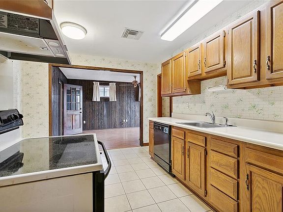 4th image of 1104 N Bengal Rd