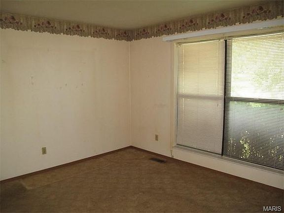 3rd image of 13002 Susan Dr