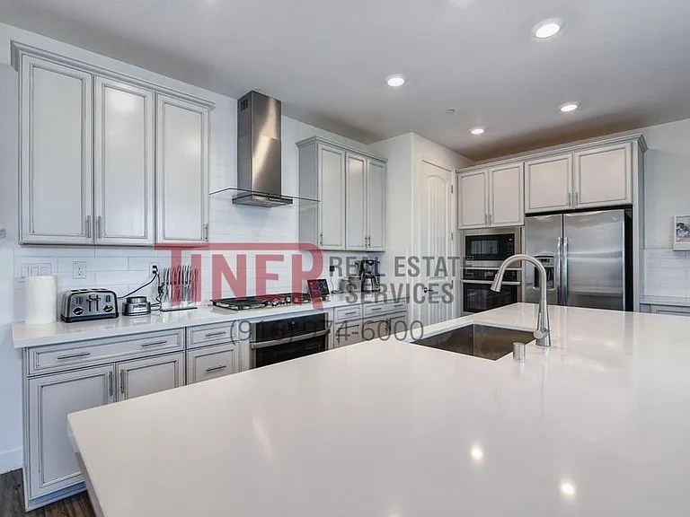 4016 Setucket St — Photo 13