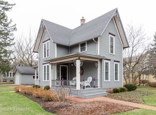 318 S 2nd St, Dundee, IL 60118