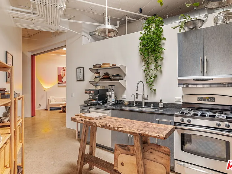 530 Molino St #213 — Photo 9