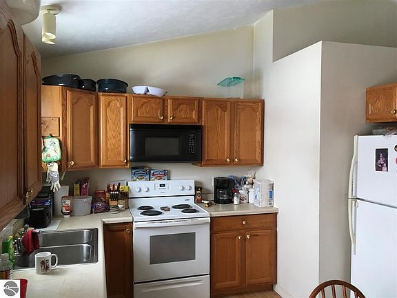 4th image of 107 N Woodmeadows Dr #25