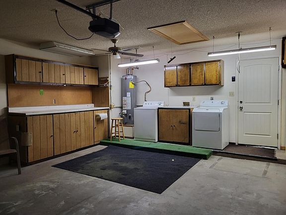 5th image of 4043 Canyon Hills Dr