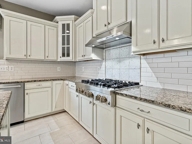 4561 Rona Pl — Photo 29