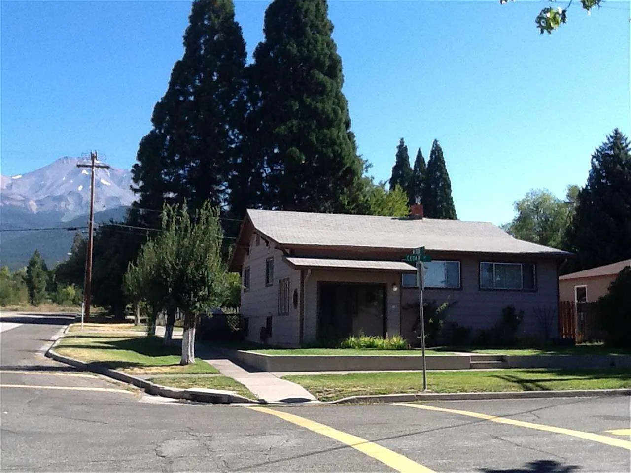 530 Cedar St photo 1