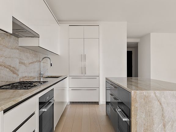 5th image of 450 Washington St APT 416