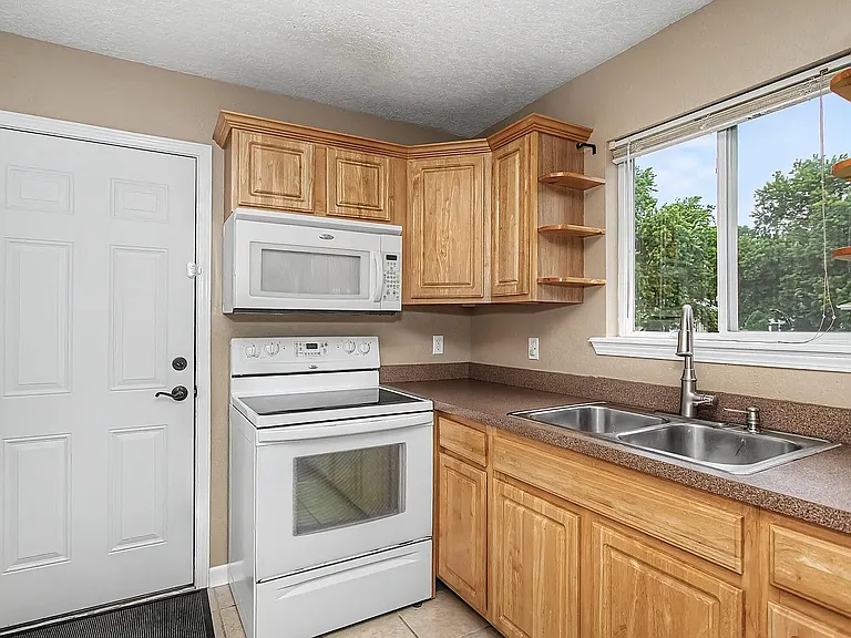 4105 Harris St — Photo 7