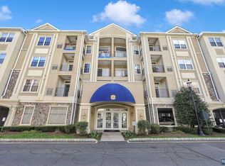 6202 Harcourt Rd, Clifton, NJ 07013