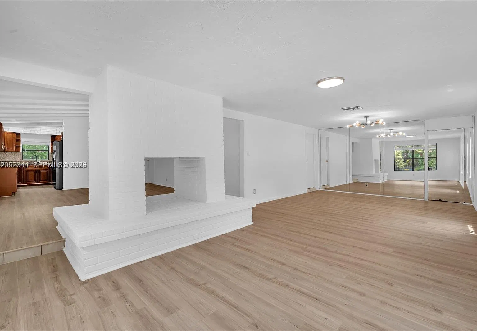 3 bed, 2.5 bath, 1710 sqft, $4,000 — Photo 4