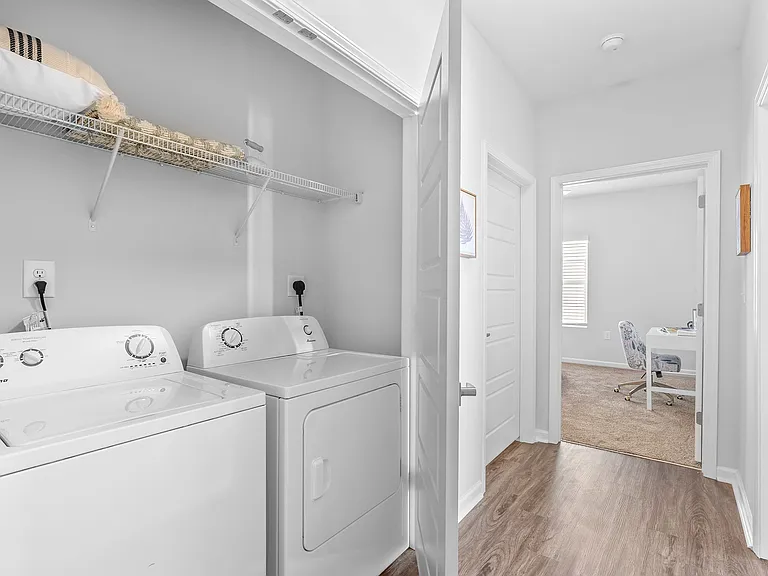 Northbrook Apartments — Photo 28