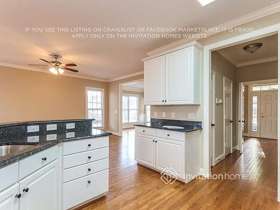 5th image of 15903 Kelly Park Cir
