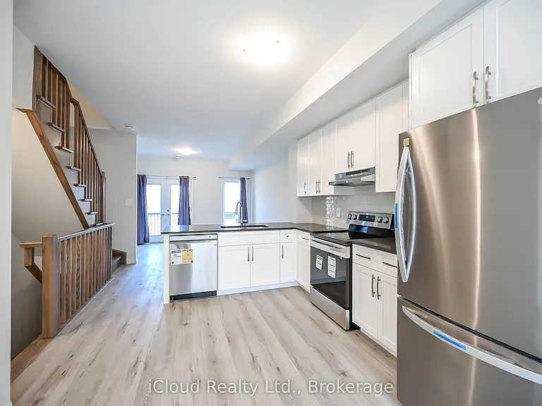 720 Grey St #58 — Photo 3