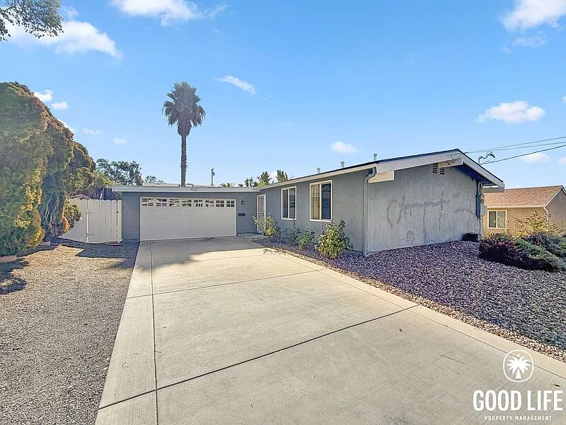 7017 Ballinger Ave