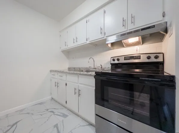 Woodland Manor Apartments