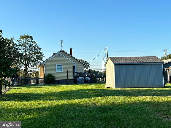 2nd image of 24486 Lafayette Dr