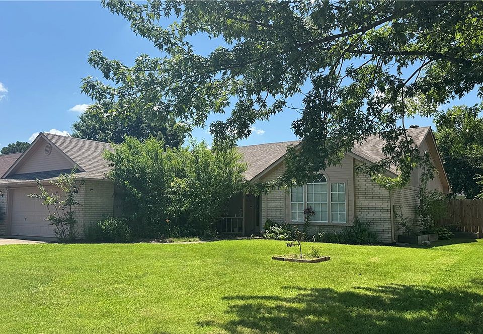 1st image of 3406 W Beech Dr