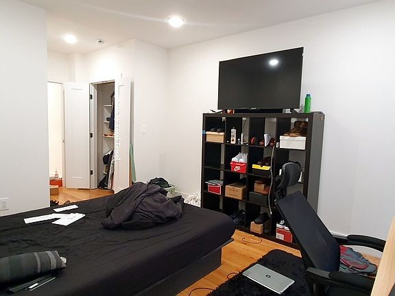 4th image of 510 Manhattan Ave #3S
