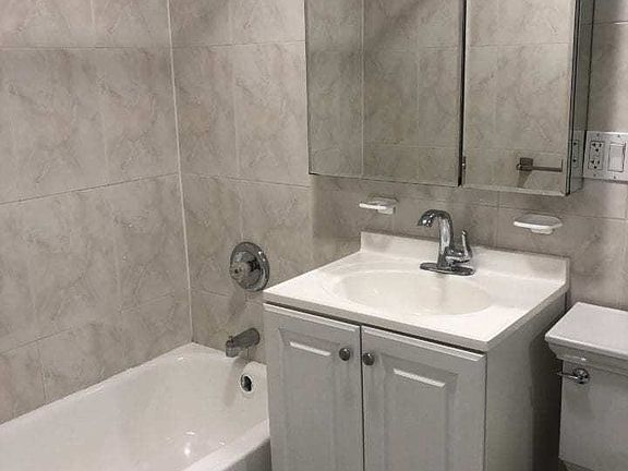4th image of 1037 48th Ave APT 4