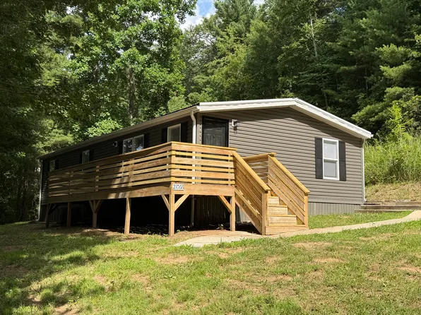 2106B Wilson Rd, Asheville, NC 28806