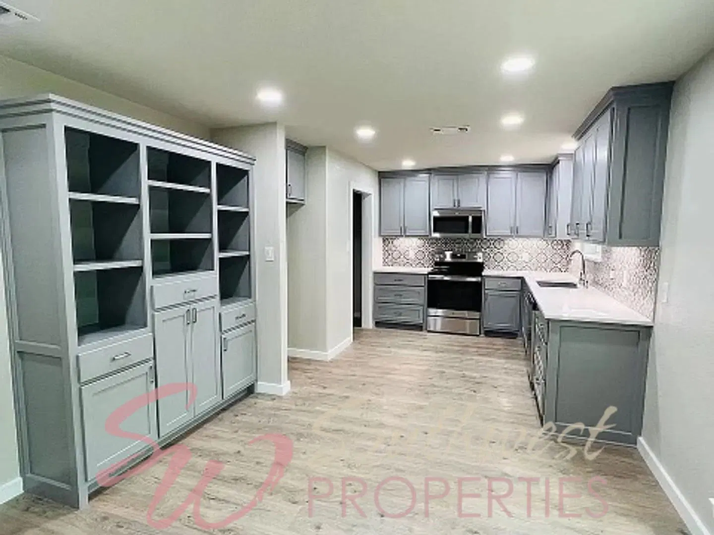 3 bed, 2.0 bath, 1663 sqft, $2,500 — Photo 3