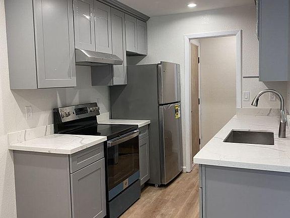 4th image of 230 Grand Blvd APT 2