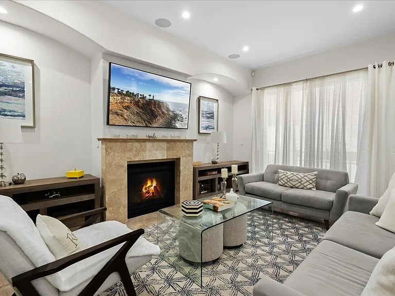 5404 Bellingham Ave #2 — Photo 4