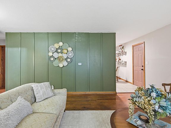 2nd image of 1611 Cherry Blossom Ln