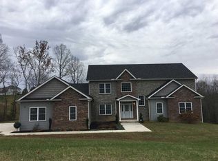 407 Saddle Creek Way, Milton, WV 25541