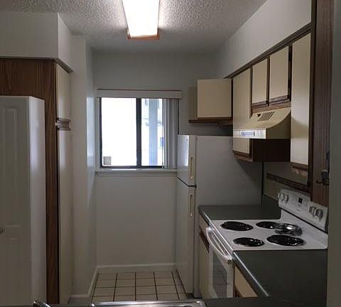 2nd image of 2 Moultrie Creek Cir