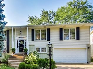 1723 W Pheasant Trl, Mount Prospect, IL 60056