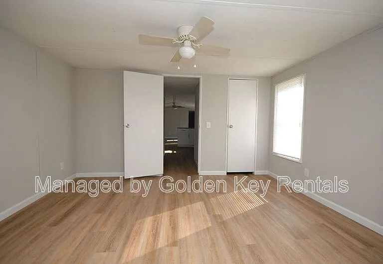 104 Lindsey Brooke Ln — Photo 5