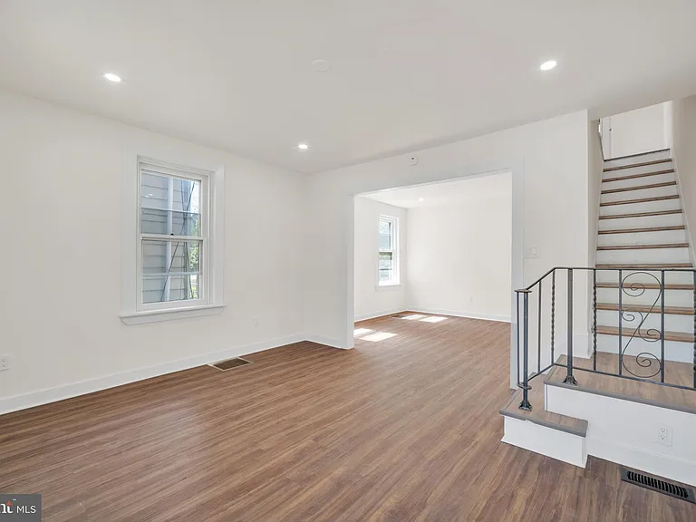 140 S Keswick Ave — Photo 3